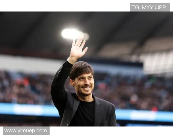 与足球明星亲密合影的完美时刻 捕捉球场传奇背后的精彩瞬间