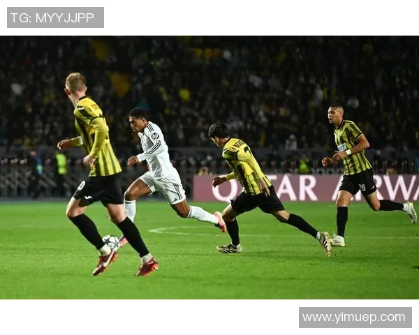 通过球星表现深度分析足球比赛胜负走势与关键因素